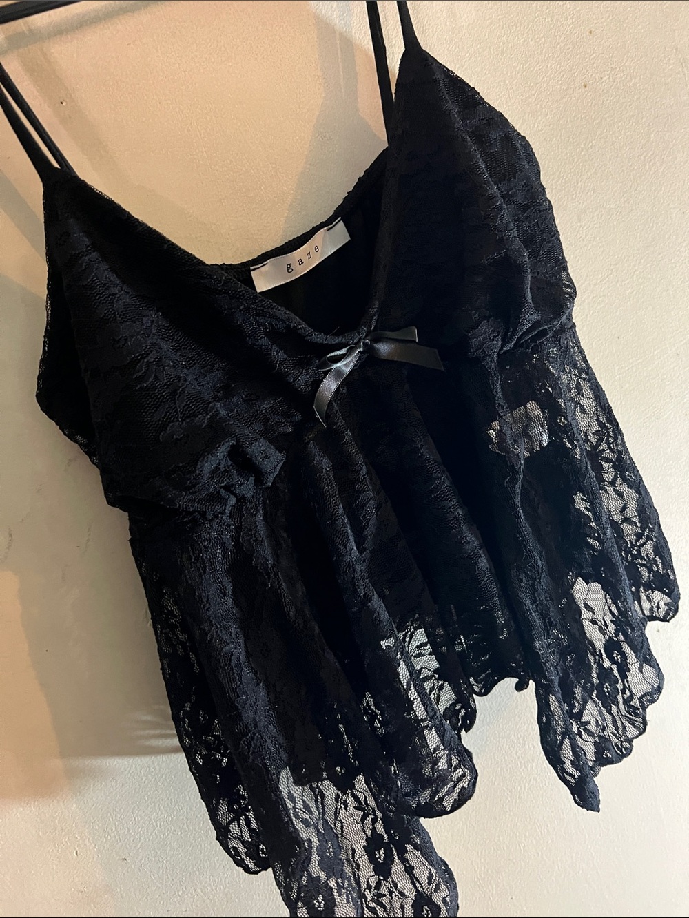 gaze Black Lace Spaghetti-Strap Cami with Handkerchief Hem